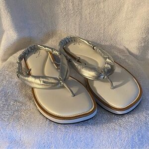 27 Edit‎ Shoes Sandal’s Women’s Size 11 M White Flip Flops